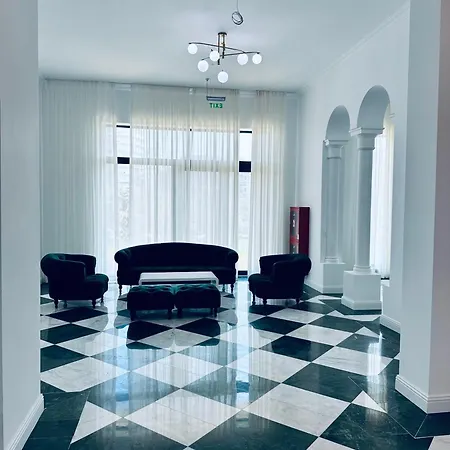 North Executive * Mamaia