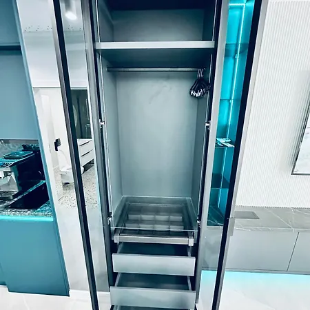 North Executive Mamaja