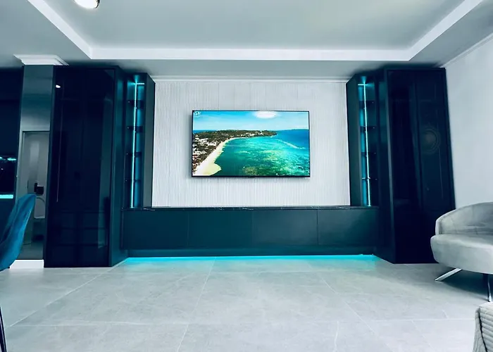 North Executive Mamaia